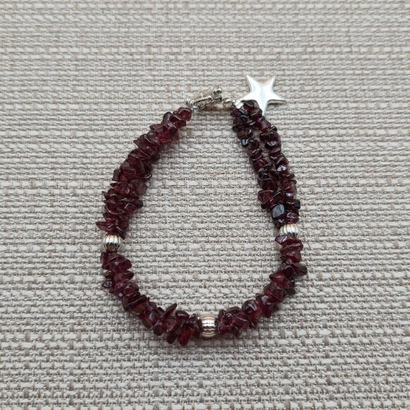 7 Inch Sterling Silver Garnet Stones With Star Charm Bracelet B560 - Picture 1 of 6